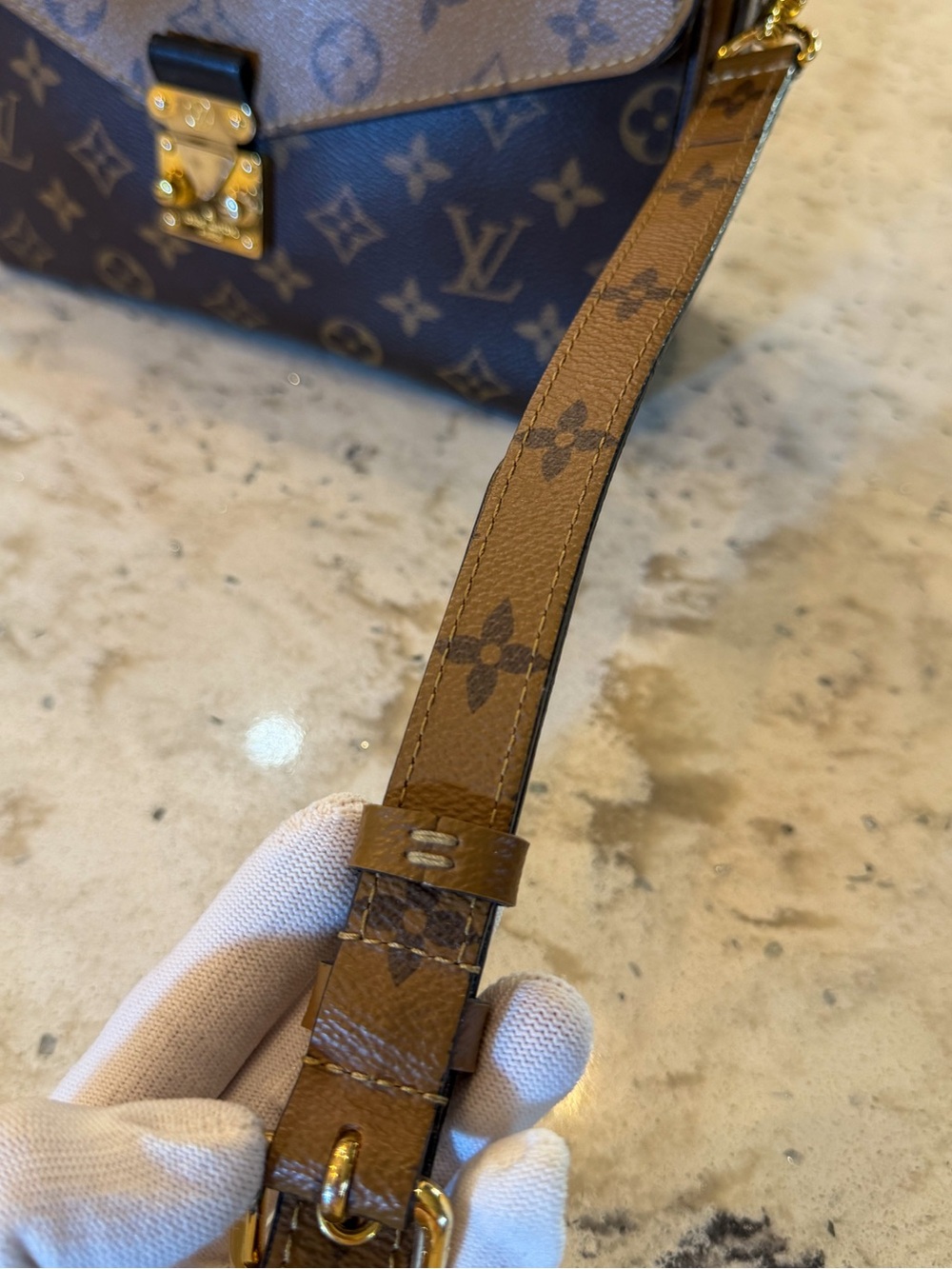 Louis Vuitton Reverse Pochette Metis - Picture 8 of 15